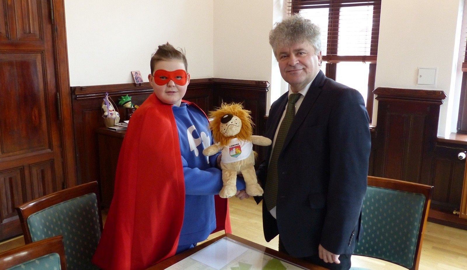 Ambasador Niebieskich Bohaterów w ratuszu