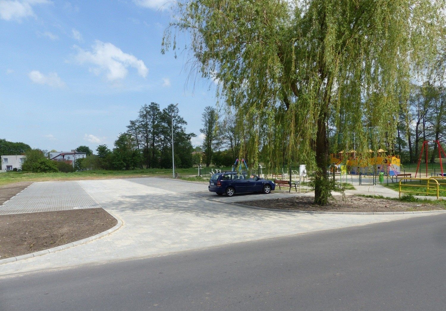 Powstał parking na 28 pojazdów przy placu zabaw