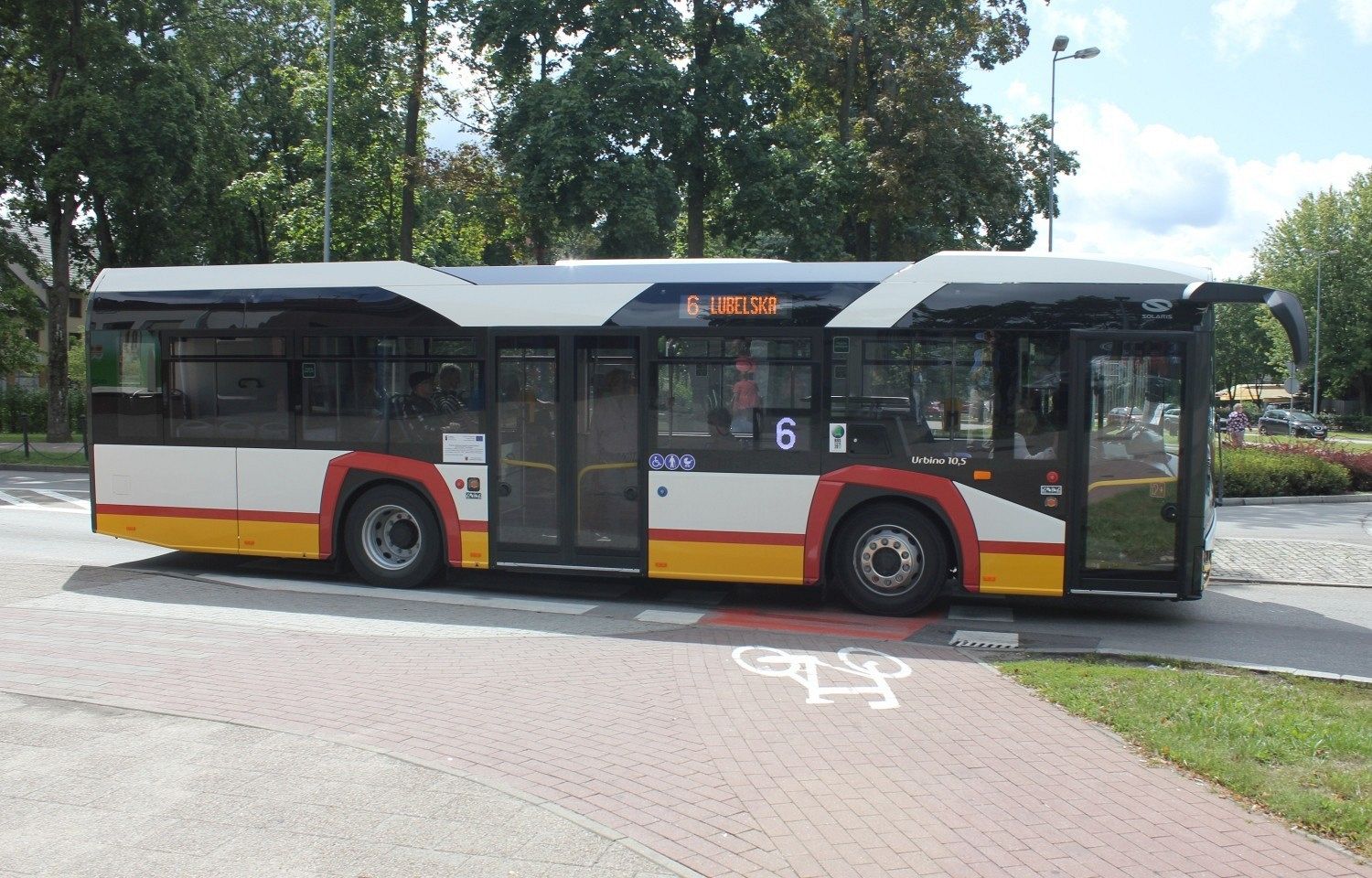 „Krótki” Solaris po ulicach miasta mknie…