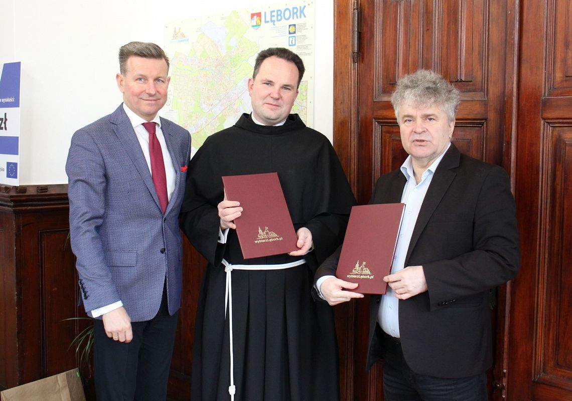 Umowa dotacyjna na renowację zabytkowego kościoła 42507