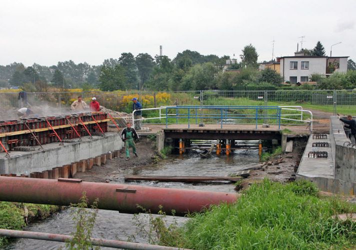 Most na rzece Okalicy - budowa trwa 2670