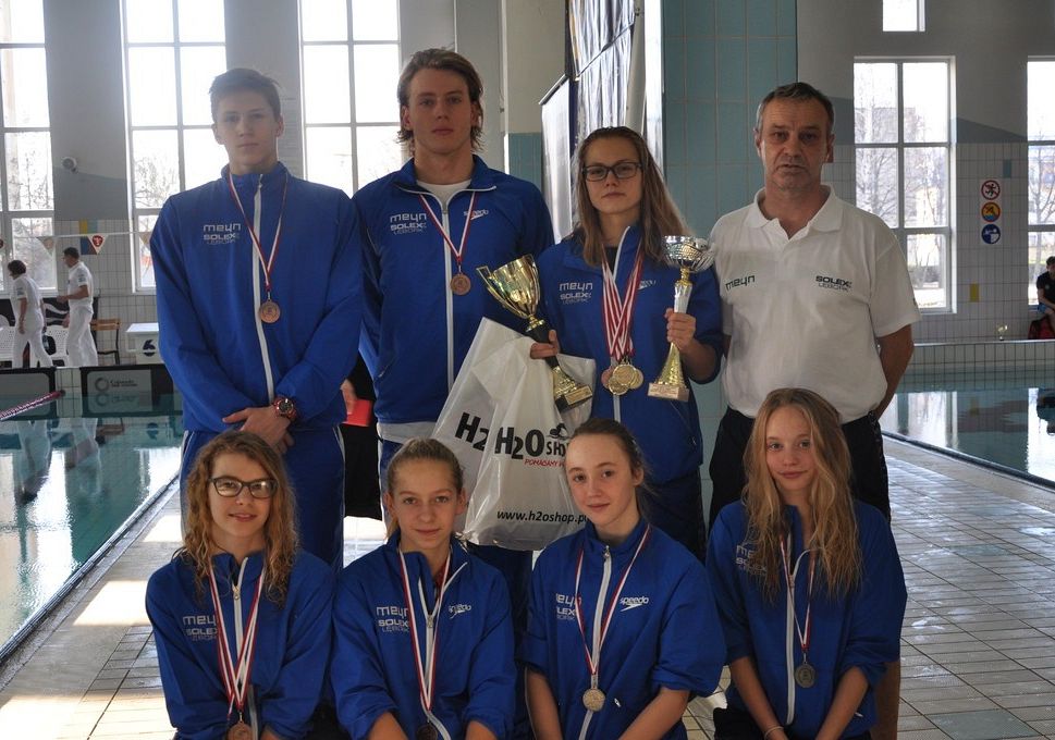 11 medali pływaków SOLEX-u w Mistrzostwach Okręgu 17355