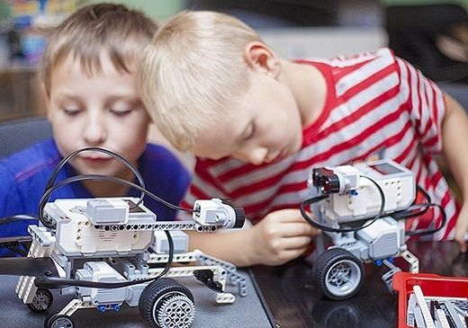 Zajęcia z konstruowania i programowania robotów 23079