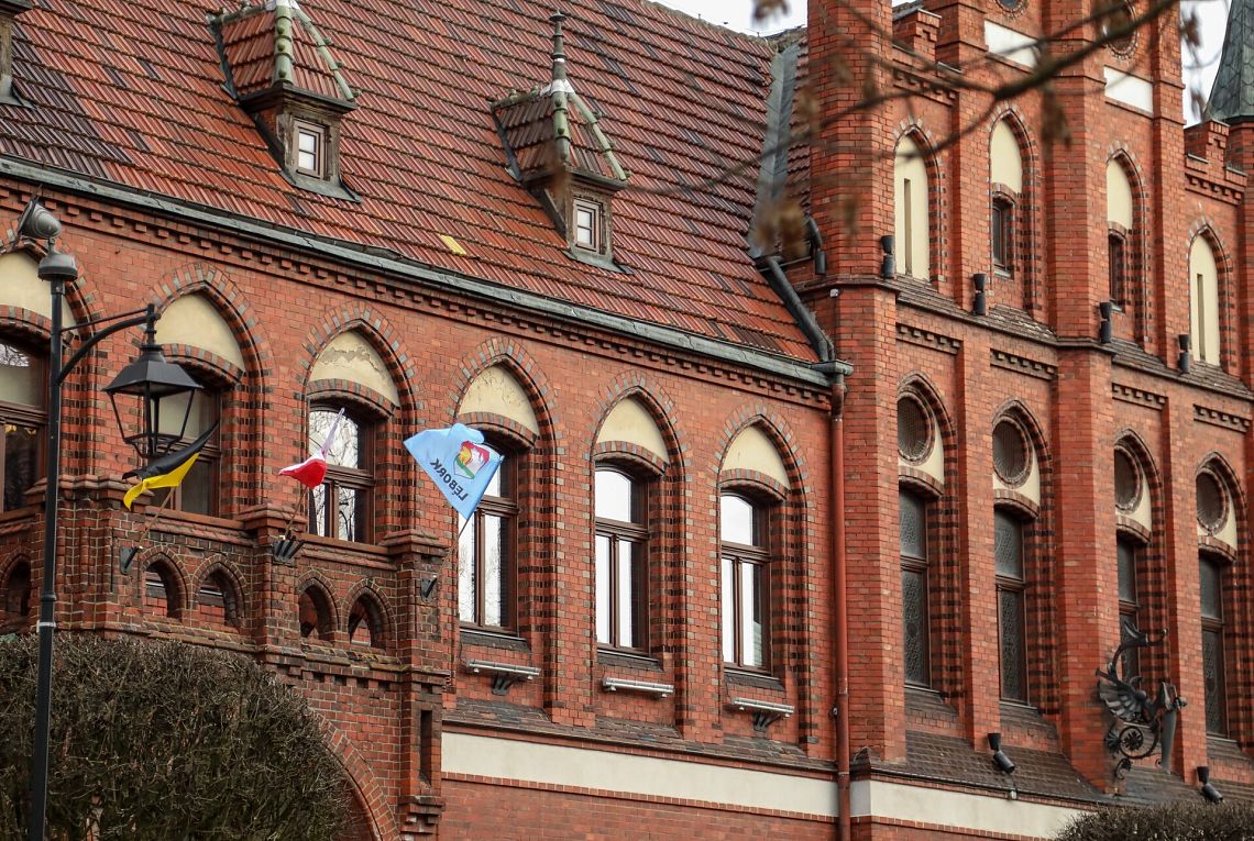 Czarno-żółta flaga na ratuszu. Świętujemy Dzień 61718