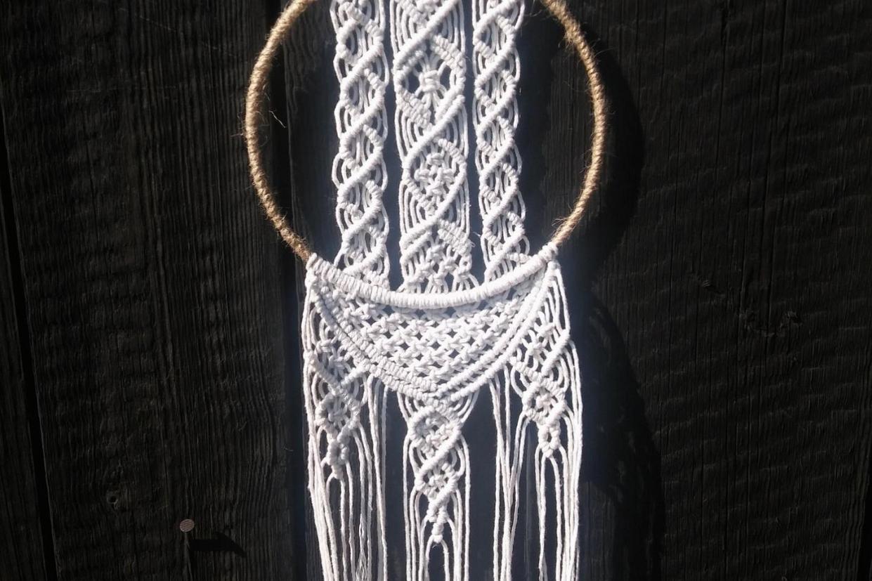 Warsztaty makramy w bibliotece