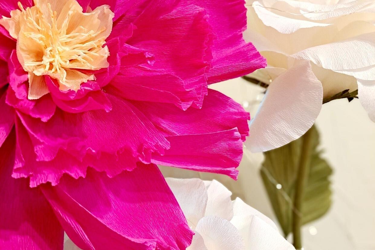 Warsztaty kwiatów XXL z krepiny