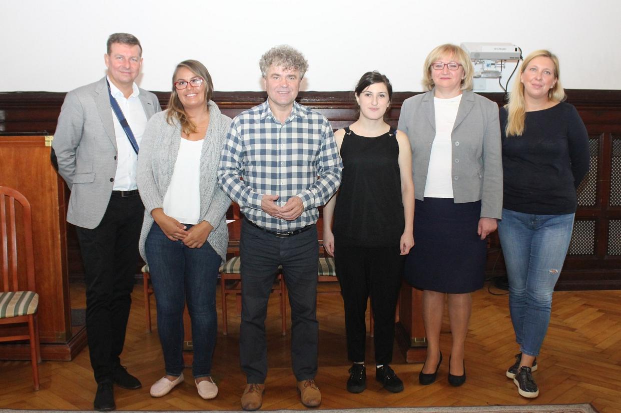 Wolontariusze z Meksyku i Gruzji w ratuszu