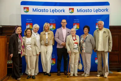 Absolwenci Liceum Pedagogicznego rocznika 1965 odwiedzili lęborski ratusz