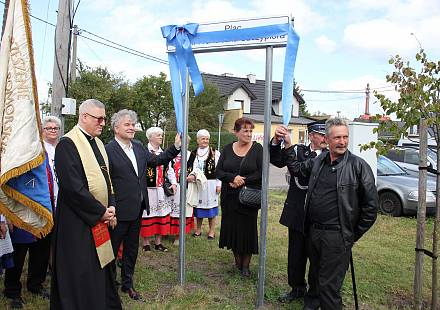 Czytaj o: Plac im. Franciszka Szczypiora otwarty!