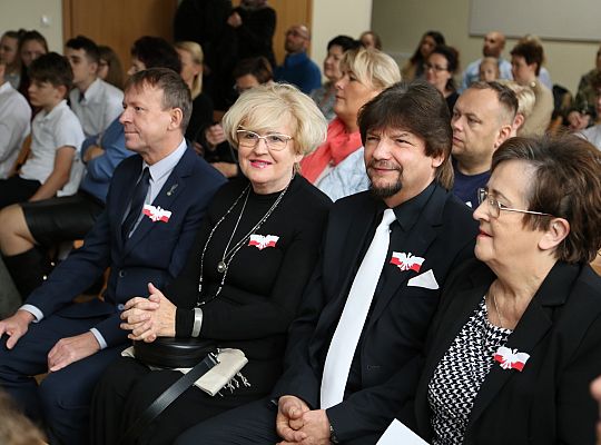 Uczniowie SJSP LTO uczcili rocznicę Niepodległości 33981