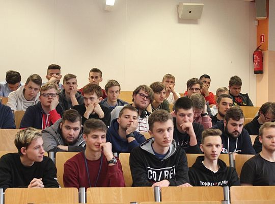 Wykład prof. Góralczyka o roli inżynierów w 34076