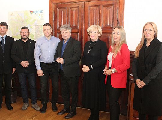 Organizatorzy charytatywnej gali walki w ratuszu 34447