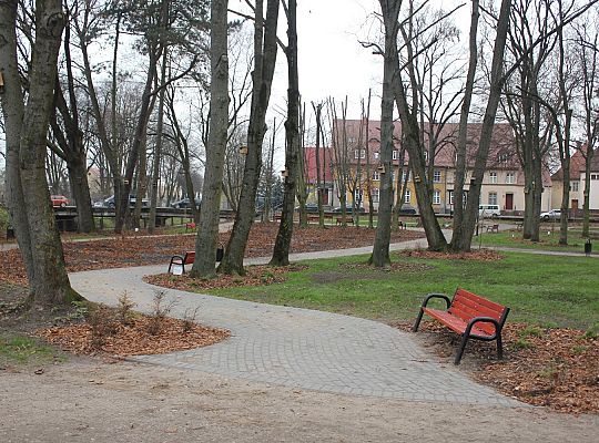 „Mini Park” nad rzeką Łebą zmienił oblicze 34702