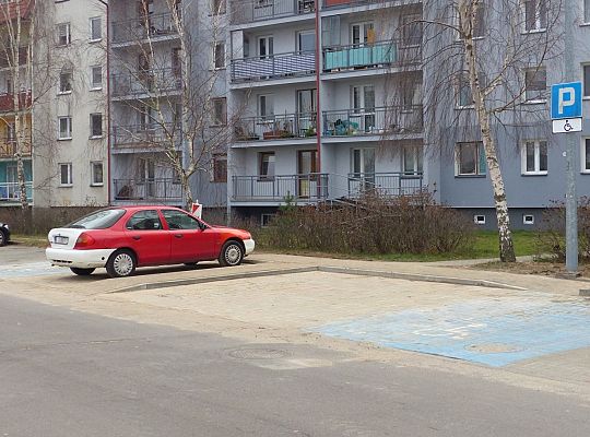Nowe miejsca parkingowe przy ulicy Teligi 34807