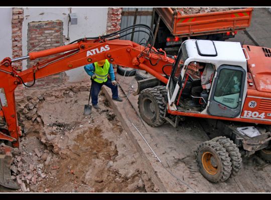 Odkryto fundamenty baszty 1130