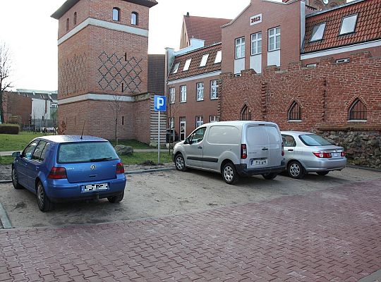 Udrożniony przejazd i parking przy szkole nr 3 35396