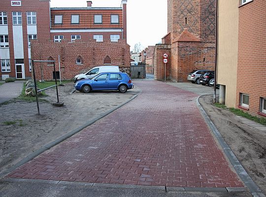 Udrożniony przejazd i parking przy szkole nr 3 35398
