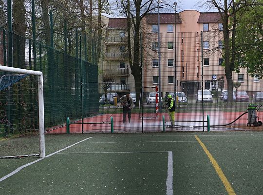 Nawierzchnia boiska na Pl. Piastowskim w 35997