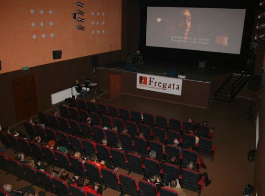 Kino otwarte! Pierwszy film na ekranie 1221