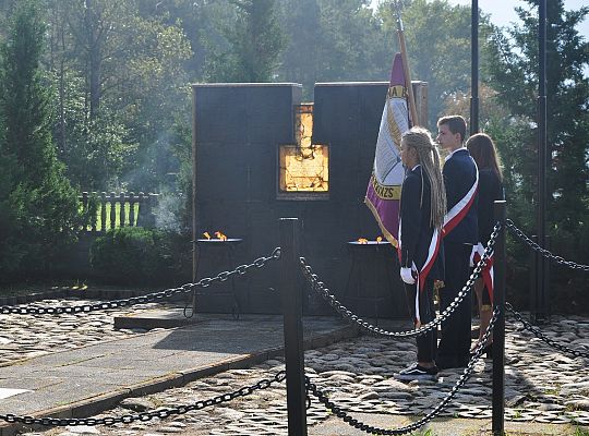 Złożyli hołd ofiarom Marszu Śmierci 37022