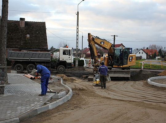 Przebudowa ronda przy Komuny Paryskiej 37530