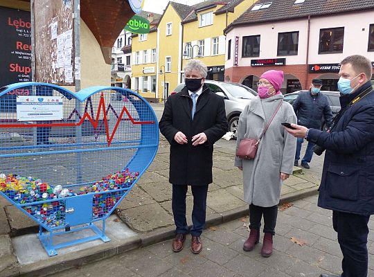 Serce na plastikowe nakrętki stanęło przy 37575