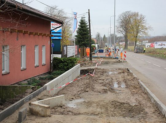 Na Kossaka powstaje szeroki ciąg pieszo-rowerowy 37585