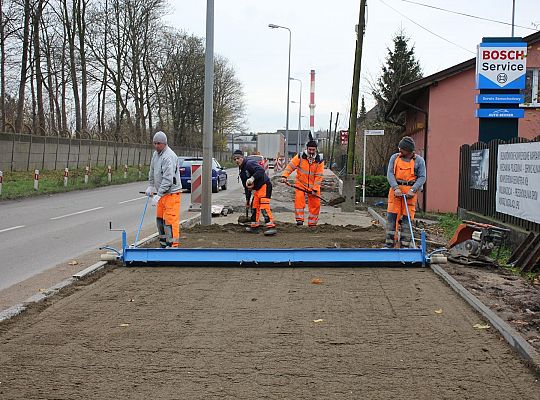 Na Kossaka powstaje szeroki ciąg pieszo-rowerowy 37588