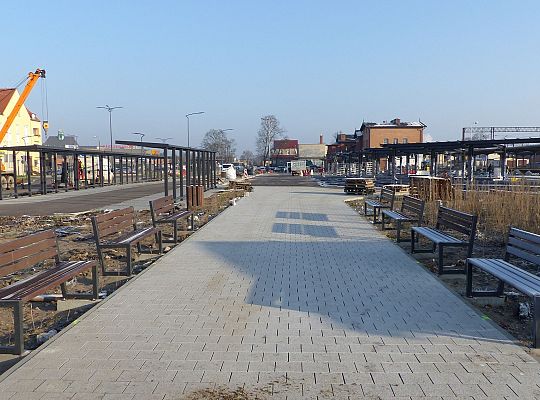 Stawiają wiaty na Lęborskim Węźle Przesiadkowym 37607