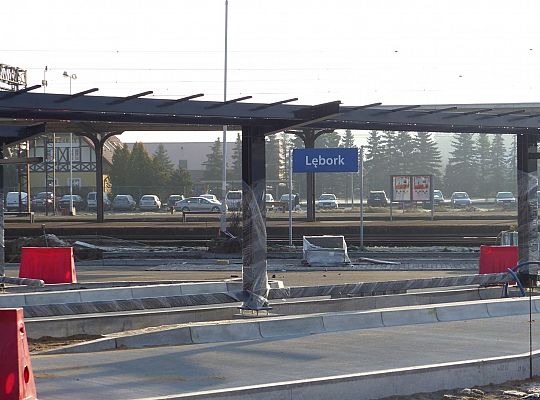 Stawiają wiaty na Lęborskim Węźle Przesiadkowym 37611