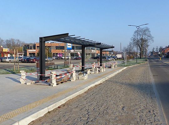Stawiają wiaty na Lęborskim Węźle Przesiadkowym 37613