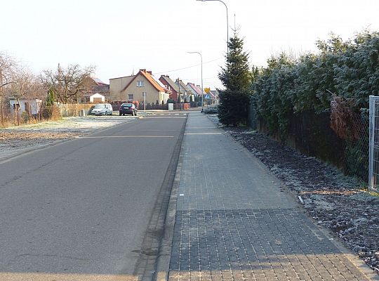 Spółdzielcza z nowym chodnikiem 37662