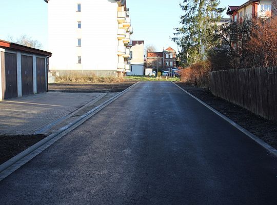 Ulica Witkacego z nowym asfaltem 37757