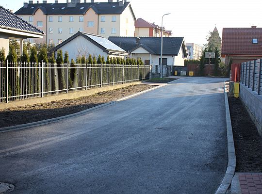 Ulica Witkacego z nowym asfaltem 37767