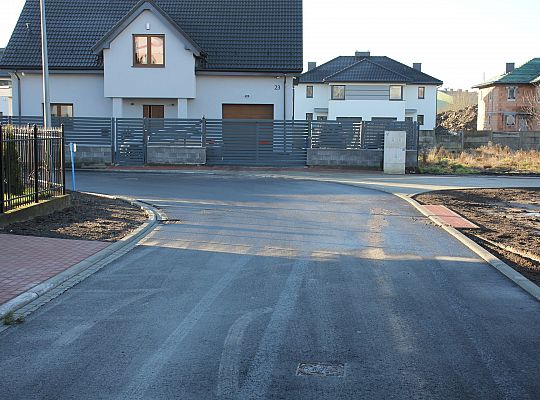 Ulica Witkacego z nowym asfaltem 37771