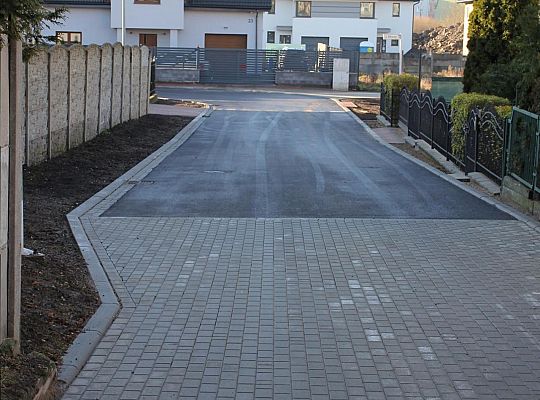 Ulica Witkacego z nowym asfaltem 37773