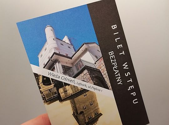 Młodzież zwiedziła Wieżę Ciśnień 38020