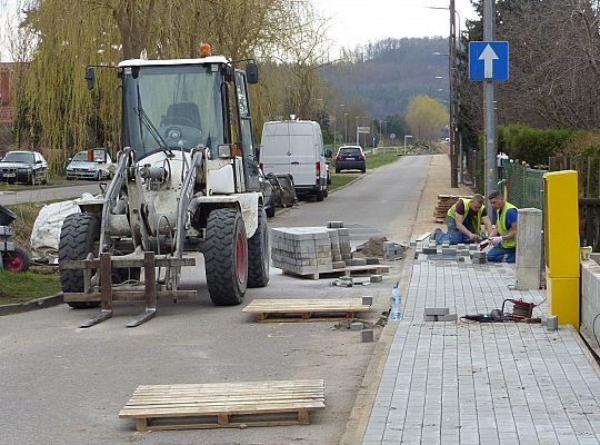 Nowy chodnik na Harcerzy coraz bliżej 38318