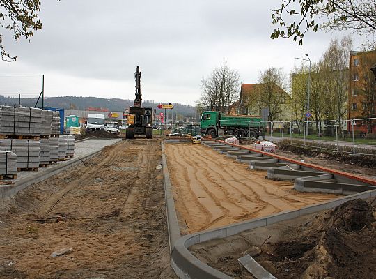 Przy SP1 powstaje parking i efektowny dziedziniec 38433