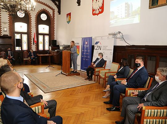 Krajowy Zasób Nieruchomości obejmuje udziały w 38611