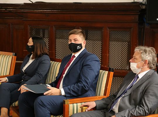 Krajowy Zasób Nieruchomości obejmuje udziały w 38612