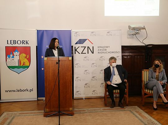 Krajowy Zasób Nieruchomości obejmuje udziały w 38613