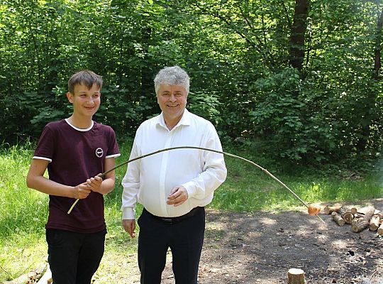230 uczniów sprzątało las w okolicach stadionu 38772