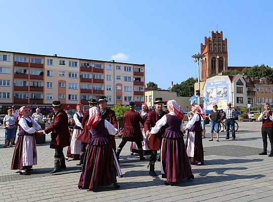 Międzynarodowe Spotkania z Folklorem „Muzyka 39102