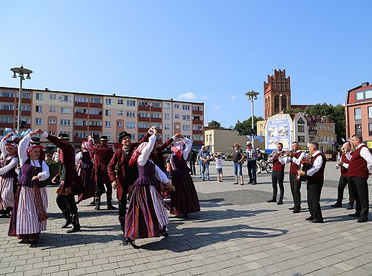 Międzynarodowe Spotkania z Folklorem „Muzyka 39106