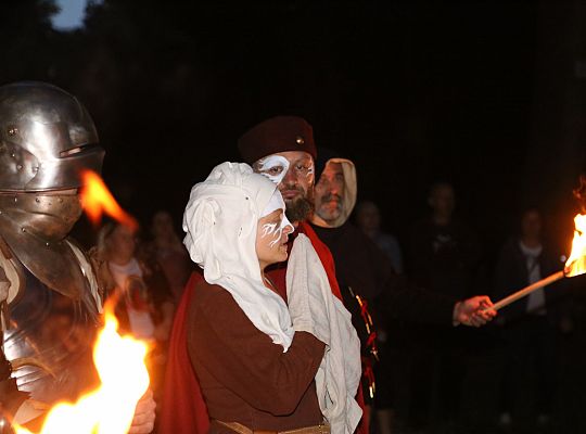 Spacerowali z duchami krzyżaków do trzech wież 39263