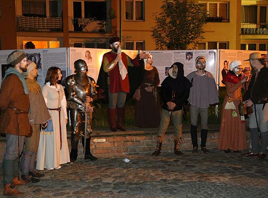 Spacerowali z duchami krzyżaków do trzech wież 39275