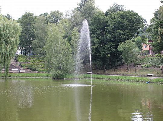 Staw w Parku Chrobrego zyskał fontannę 39379
