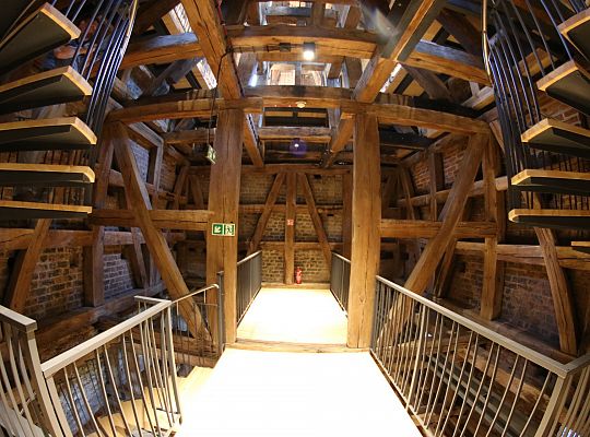 Wieża Sanktuarium św. Jakuba Ap. wyremontowana 39478