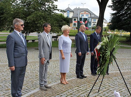 Kwiaty i znicze w Święto Wojska Polskiego 39519